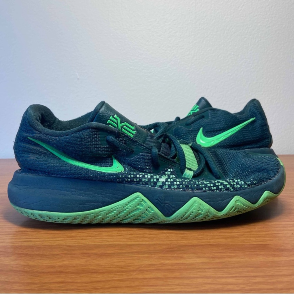 Nike Kyrie Flytrap